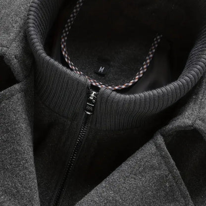 Rocal Outlet | Abrigo Largo de Hombre – Elegancia Vintage con Cuello en Contraste